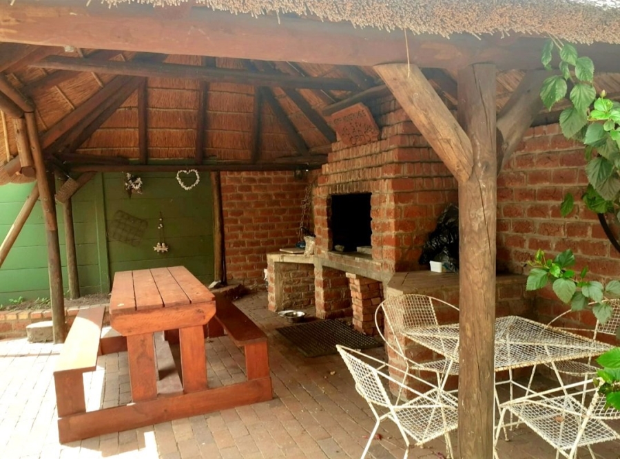 5 Bedroom Property for Sale in Despatch Central Eastern Cape
